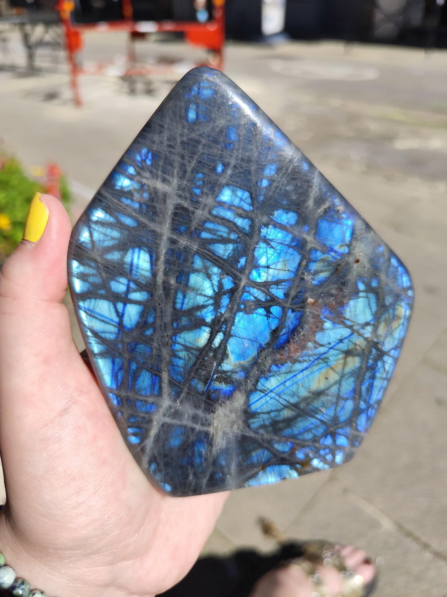 Labradorite 916 g