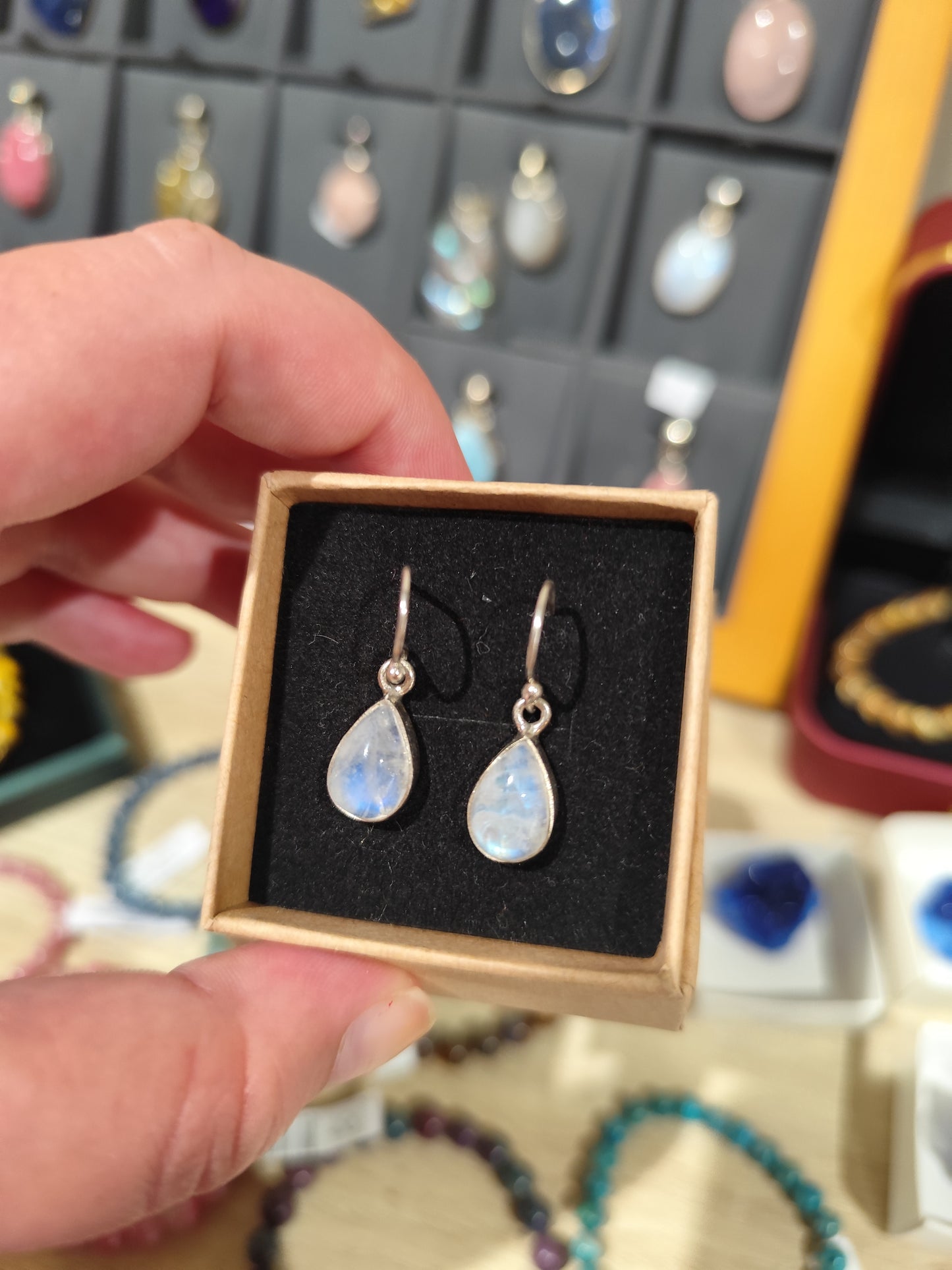 Boucle d'oreille " Péristérite "