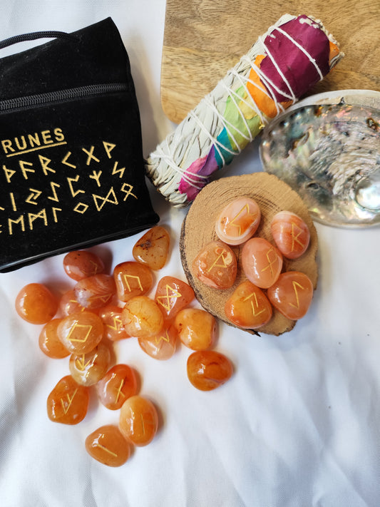 Runes en Cornaline