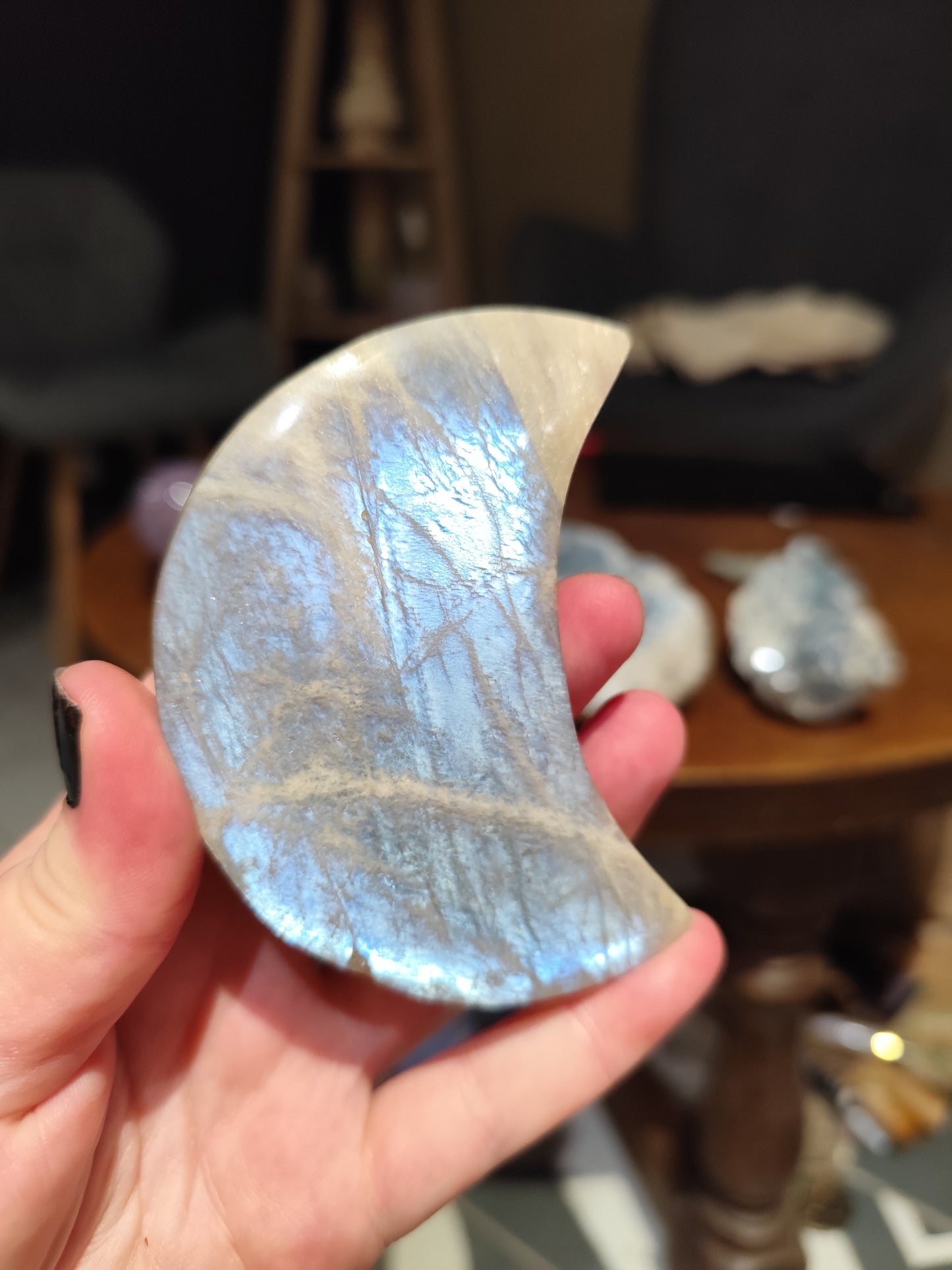 Lune,  pierre de lune beige