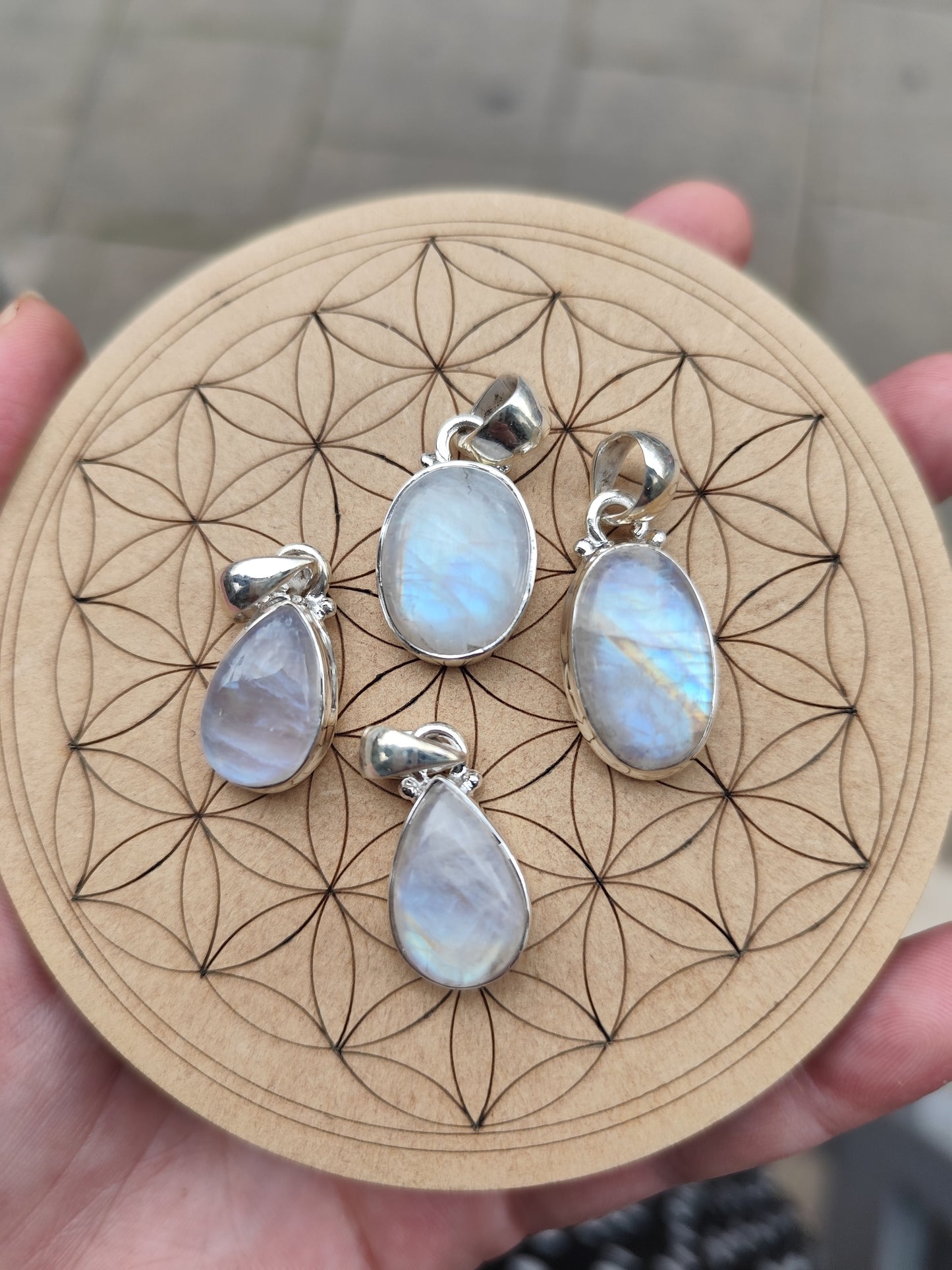 Pendentif "Pierre de lune blanche "